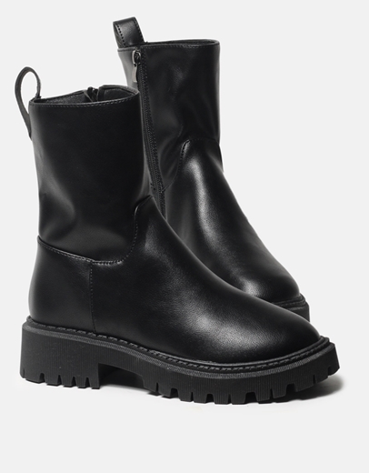 Εικόνα της Basic μονόχρωμα μποτάκια με τρακτερωτή σόλα Μαύρο