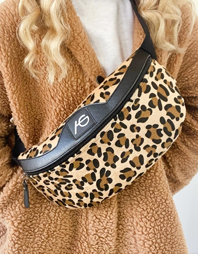 Εικόνα της Crossbody χειροποίητο τσαντάκι με μαίανδρο M Λεοπάρ