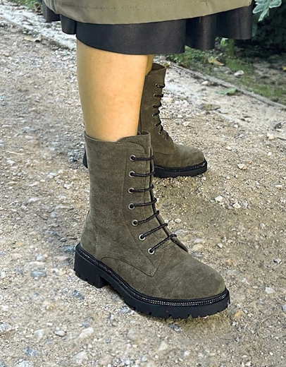 Εικόνα της Μποτάκια suede με λεπτομέρειες από strass Χακί