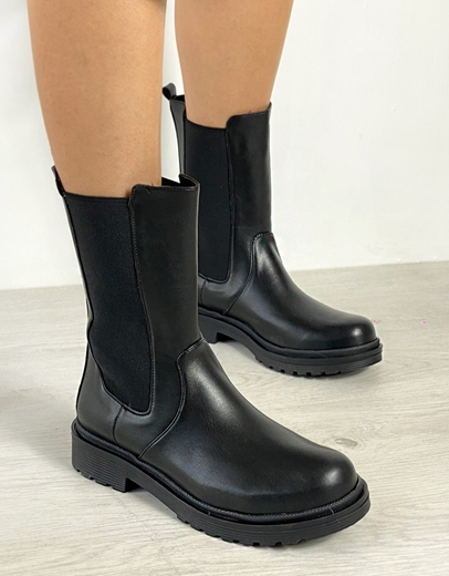 Εικόνα της Basic μονόχρωμα μποτάκια Ελληνικής Κατασκευής με λάστιχο στο πλάι Μαύρο