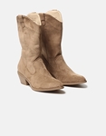Εικόνα από Basic cowboy μονόχρωμα μποτάκια suede Πούρο