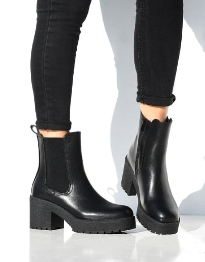 Εικόνα της Μποτάκια με τρακτερωτή σόλα και λάστιχο στο πλάι Μαύρο