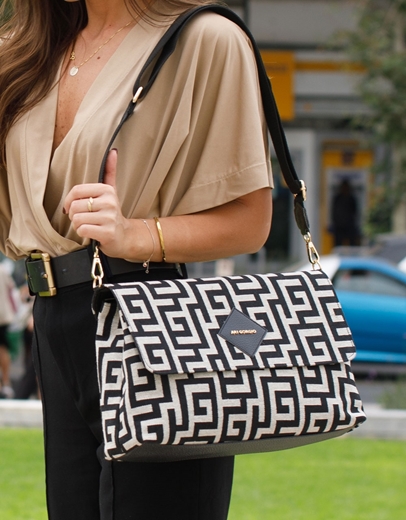 Εικόνα της Χειροποίητη τσάντα ώμου με μαίανδρο L Μαύρο