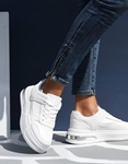 Εικόνα από Γυναικεία sneakers δίσολα σε απλή γραμμή Λευκό