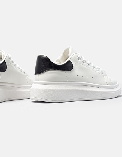 Εικόνα της Basic sneakers με κορδόνια και διπλή σόλα Λευκό/Μαύρο