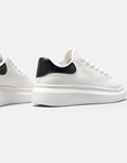 Εικόνα από Basic sneakers με κορδόνια και διπλή σόλα Λευκό/Μαύρο