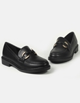 Εικόνα από Γυναικεία flat basic loafers με δίχρωμο διακοσμητικό Μαύρο
