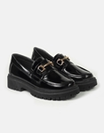Εικόνα από Γυναικεία loafers λουστρίνο με διακοσμητικό Μαύρο