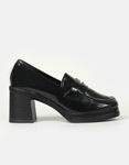 Εικόνα από Γυναικεία loafers μονόχρωμα με τακούνι Μαύρο