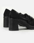 Εικόνα από Γυναικεία loafers μονόχρωμα με τακούνι Μαύρο