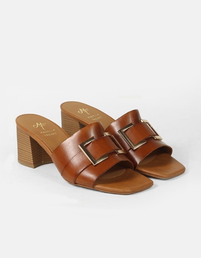 Εικόνα της Δερμάτινα mules Ελληνικής κατασκευής με αγκράφα Ταμπά