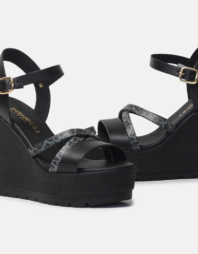 Εικόνα της Δερμάτινες πλατφόρμες Ελληνικής κατασκευής με μοτίβο Μαύρο