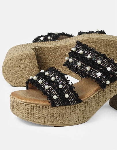 Εικόνα της Boho mules με διπλή φάσα από πέρλες Μαύρο