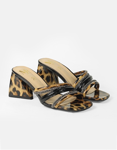 Εικόνα της Mules σε καρέ γραμμή με λουράκια και glitter Λεοπάρ