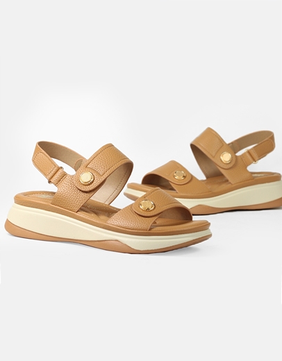 Εικόνα της Comfort γυναικεία σανδάλια με φάσες και διακοσμητικά στοιχεία Κάμελ