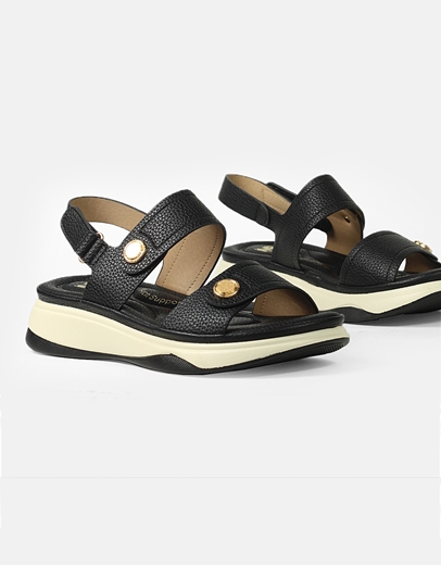 Εικόνα της Comfort γυναικεία σανδάλια με φάσες και διακοσμητικά στοιχεία Μαύρο