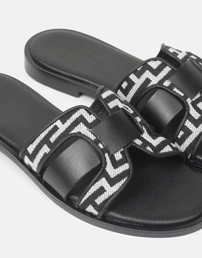 Εικόνα της Σανδάλια Ελληνικής κατασκευής  με μοτίβο μαιάνδρου και ιδιαίτερο σχέδιο Μαύρο