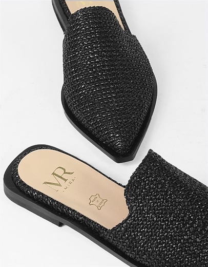 Εικόνα της Mules μυτερά ψάθινα flat Ελληνικής Κατασκευής Μαύρο