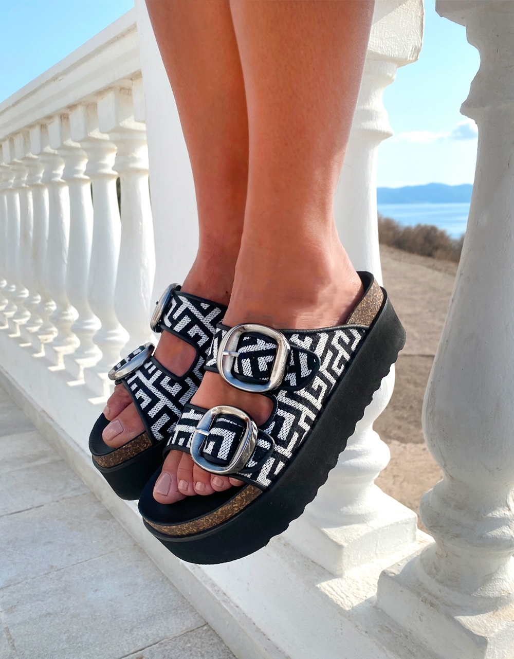 Εικόνα από Flatform Μαίανδρος Ελληνικής Κατασκευής και διπλή φάσα Μαύρο/Λευκό