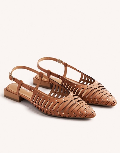 Εικόνα της Δερμάτινα γοβάκια open heel με διακοσμητική τρουκς Ταμπά