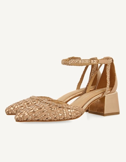 Εικόνα της Δερμάτινες γόβες δετές με σχέδιο πλέξης Μπεζ