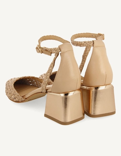 Εικόνα της Δερμάτινες γόβες δετές με σχέδιο πλέξης Μπεζ