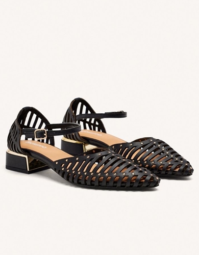 Εικόνα της Δερμάτινες γόβες με ανοίγματα και τρουκς Μαύρο