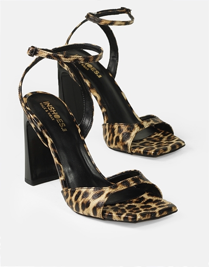 Εικόνα της Πέδιλα Ελληνικής Κατασκευής σε καρέ γραμμή με λουράκι Λεοπάρ