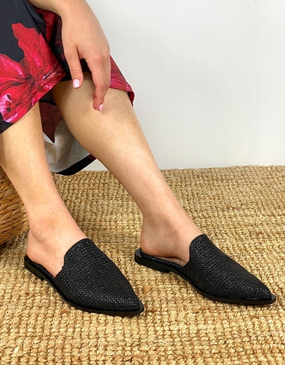 Εικόνα της Mules μυτερά ψάθινα flat Ελληνικής Κατασκευής Μαύρο