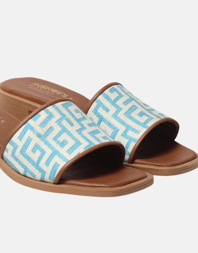 Εικόνα της Δερμάτινα χαμηλά mules Ελληνικής κατασκευής με φαρδιά φάσα Σιέλ