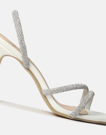 Εικόνα της Πέδιλα με λοξά λουράκια από strass Λευκό