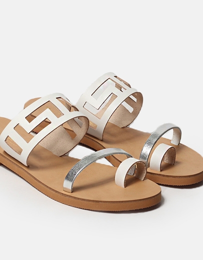 Εικόνα της Δερμάτινα σανδάλια με μαίανδρο Λευκό