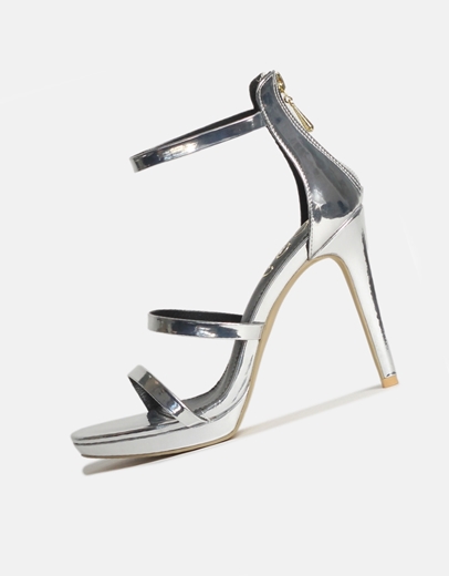 Εικόνα της Ψηλοτάκουνα πέδιλα λουστρίνι με μπαρέτα Ασημί