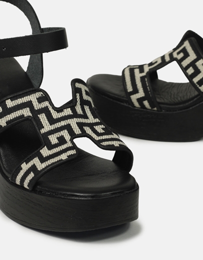 Εικόνα της Δερμάτινα πέδιλα Ελληνικής κατασκευής με μαίανδρο Μαύρο