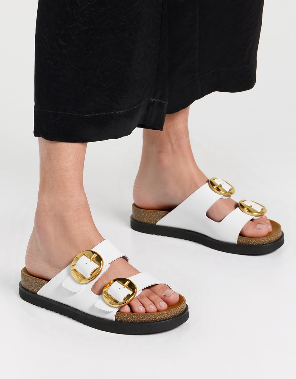 Εικόνα από Δερμάτινα σανδάλια Ελληνικής κατασκευής  με χρυσό τοκά Λευκό