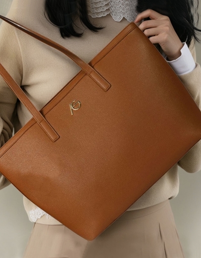 Εικόνα της Γυναικεία μονόχρωμη τσάντα με φερμουάρ Ταμπά