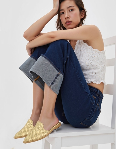 Εικόνα της Mules μυτερά ψάθινα flat Ελληνικής Κατασκευής Πούρο