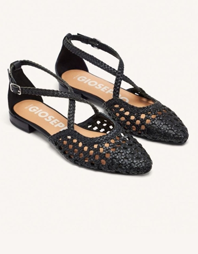 Εικόνα της Δερμάτινα γοβάκια Gioseppo με χιαστί σχέδιο Μαύρο