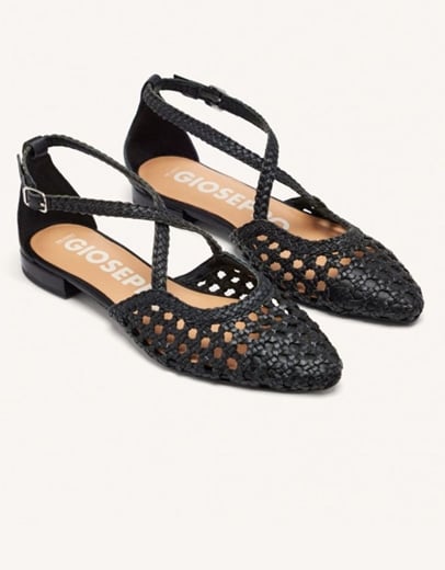 Εικόνα της Δερμάτινα γοβάκια Gioseppo με χιαστί σχέδιο Μαύρο