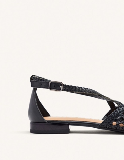 Εικόνα της Δερμάτινα γοβάκια Gioseppo με χιαστί σχέδιο Μαύρο