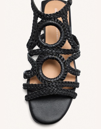 Εικόνα της Δερμάτινα σανδάλια Gioseppo με πλεκτά λουράκια Μαύρο