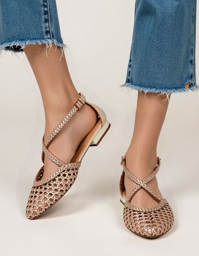 Εικόνα της Δερμάτινα γοβάκια Gioseppo με χιαστί σχέδιο Χρυσό