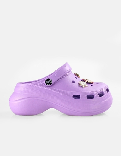 Εικόνα της Γυναικεία σαμπό με μεταλλικά διακοσμητικά στοιχεία Μωβ