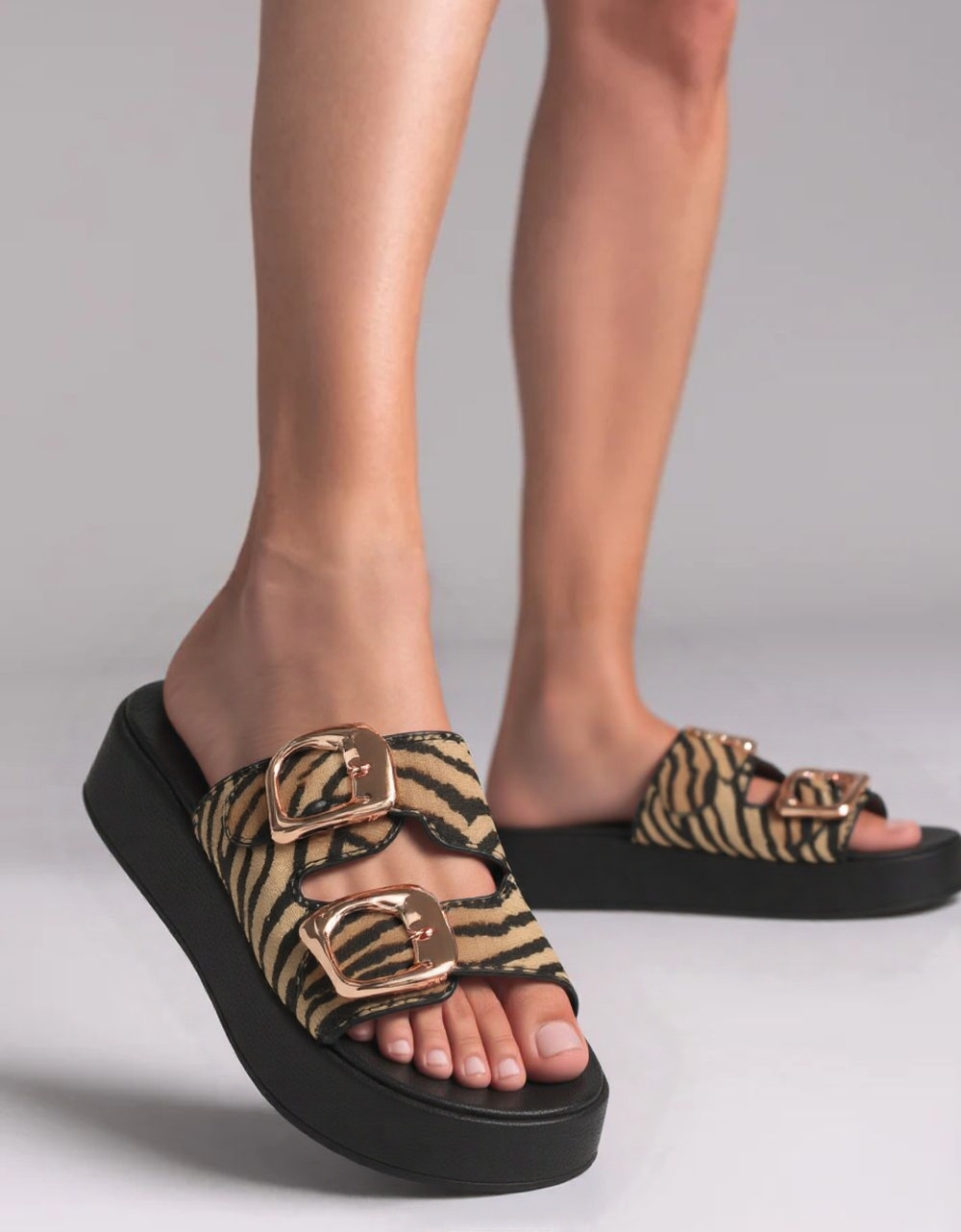 Εικόνα από Δερμάτινα flatforms Ελληνικής Κατασκευής με σχέδιο print Ζέμπρα