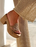 Εικόνα από Boho mules με σχέδιο από δαντέλα Μπεζ