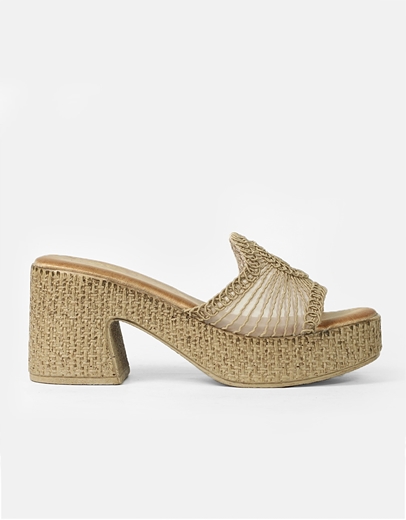 Εικόνα της Boho mules με σχέδιο από δαντέλα Μπεζ