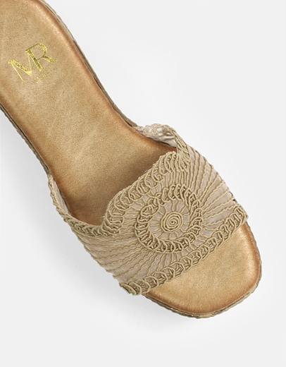 Εικόνα της Boho mules με σχέδιο από δαντέλα Μπεζ