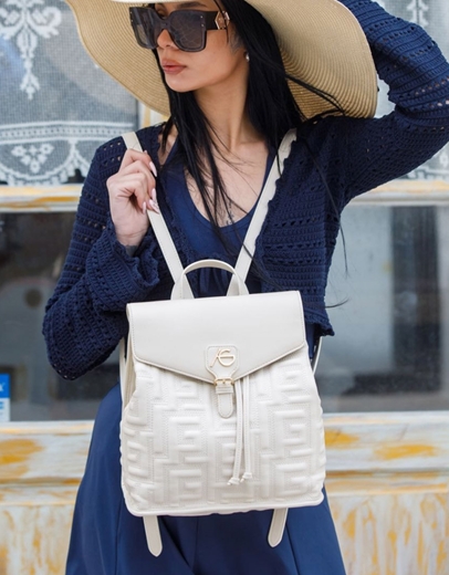 Εικόνα της Γυναικείο σακίδιο πλάτης με μοτίβο μαιάνδρου Μπεζ