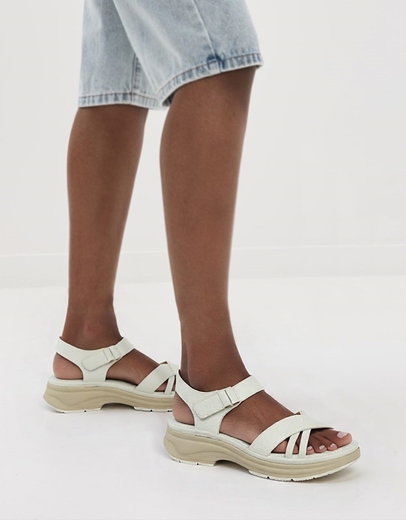Εικόνα της Comfort γυναικεία σανδάλια δετά με λουράκι Λευκό