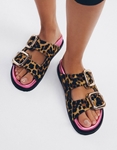 Εικόνα από Δερμάτινα σανδάλια με διχρωμία και σχέδιο print Λεοπάρ
